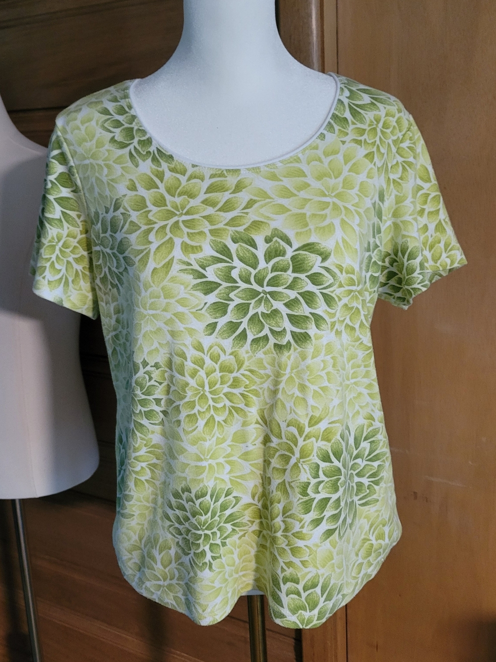 Karen Scott Lime Green Floral Scoop Neck Short Sleeve Top